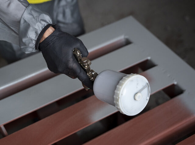 Verniciatura-a-polveri-per-interni-vantaggi-durata-e-sostenibilita-UNIVER-2000-